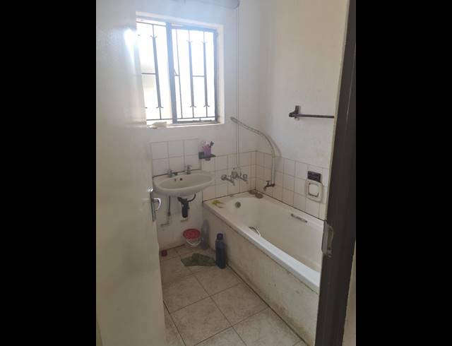 2 BEDROOM PROPERTY TO RENT IN RABIE RIDGE